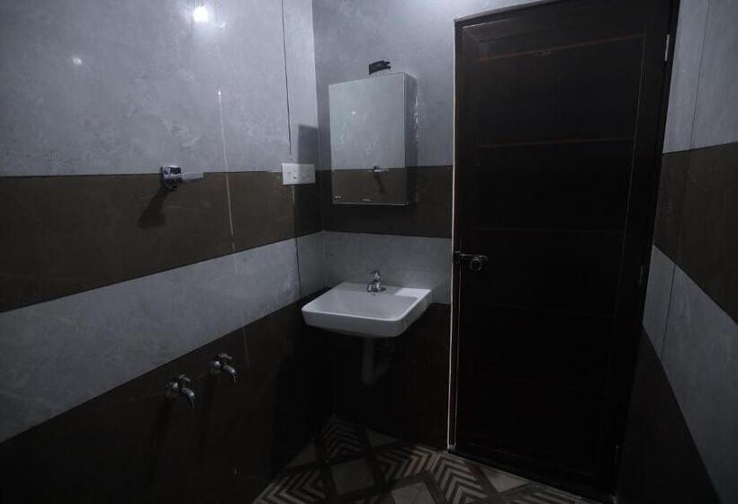 Пансион Oyo Home 80909 New Star Homes