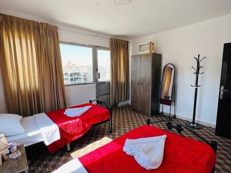 پانسیون Petra Triclinium Home