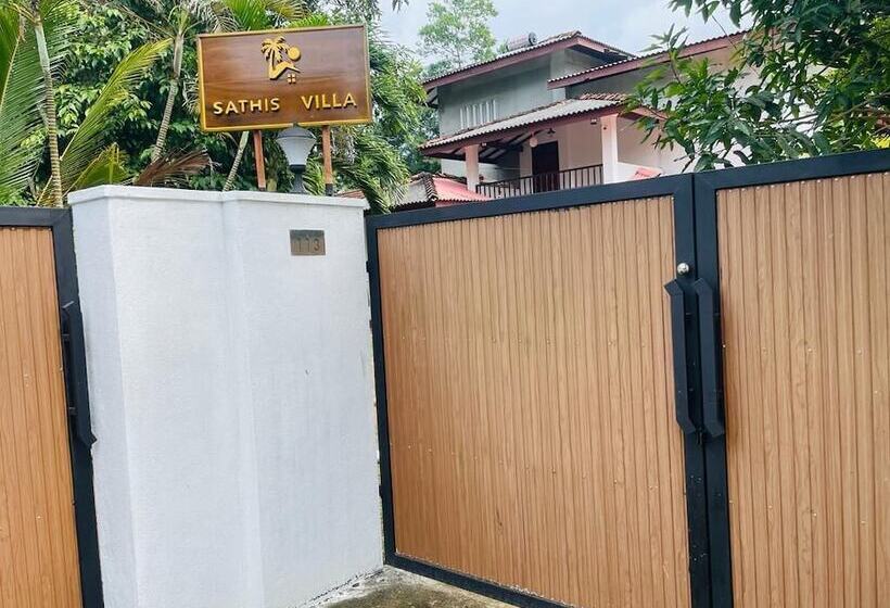 ペンション Sathis Villa