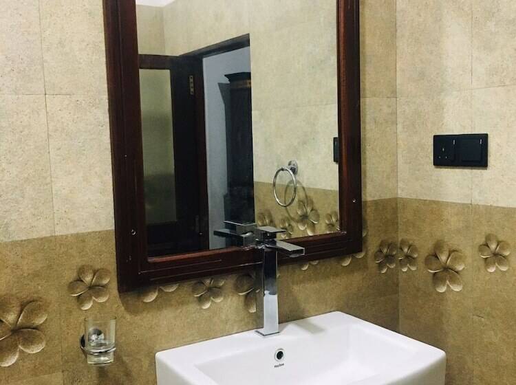 ペンション Sathis Villa