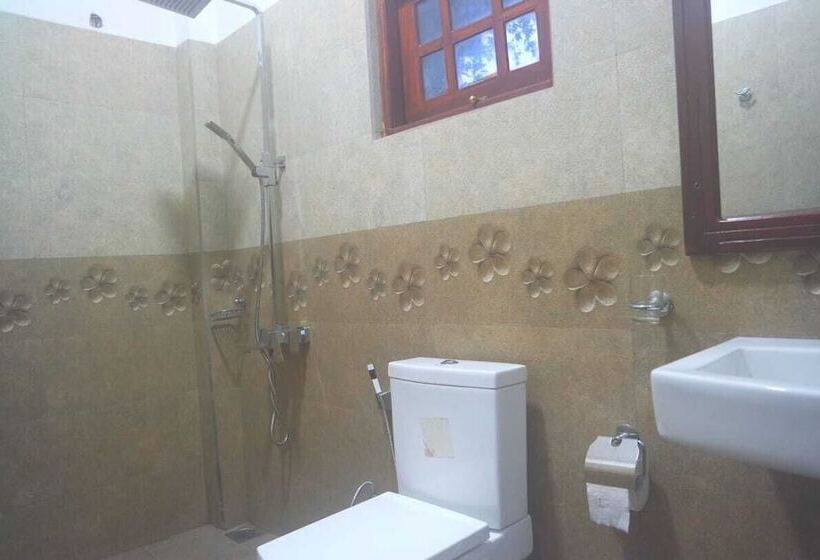 ペンション Sathis Villa