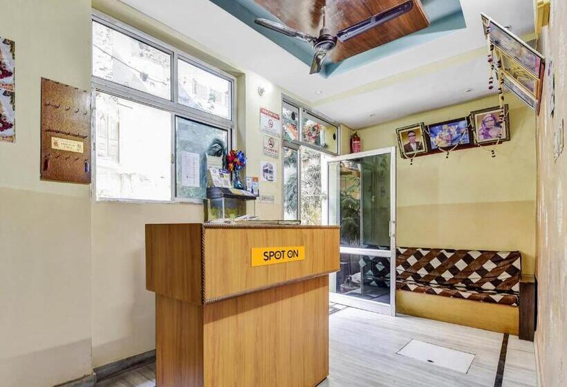 Spot On Hotel Suraj Palace