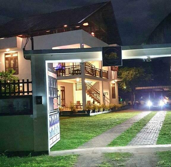 فندق صغير Curly Place