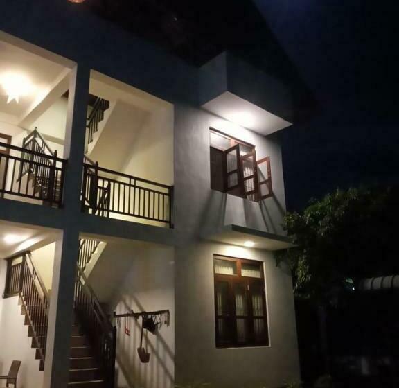 فندق صغير Curly Place