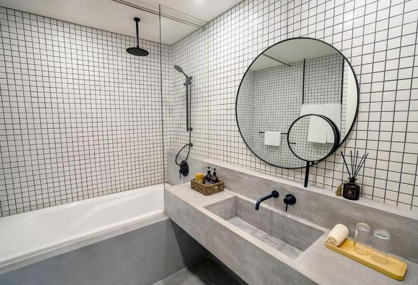 Base Pusan Serviced Apartment Shanghai New International Expo Centre