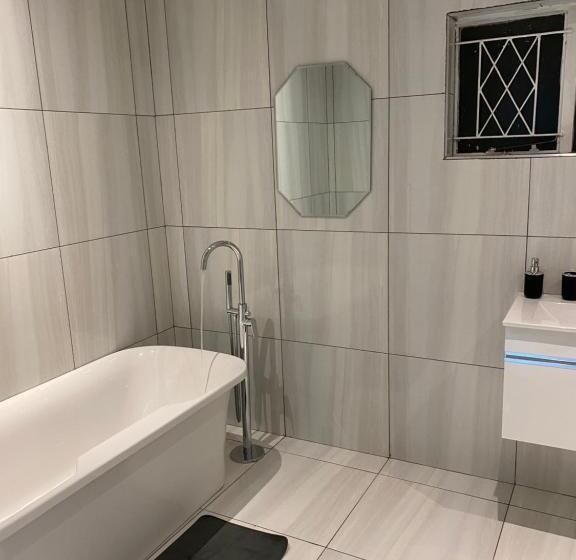 ベッドアンドブレックファースト Lodge At Nyala