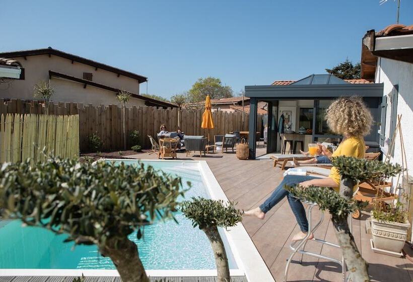 ベッドアンドブレックファースト Villa Pierartlou