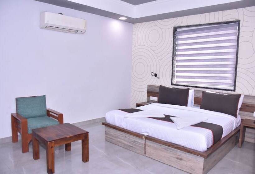 Chhavi Hotels