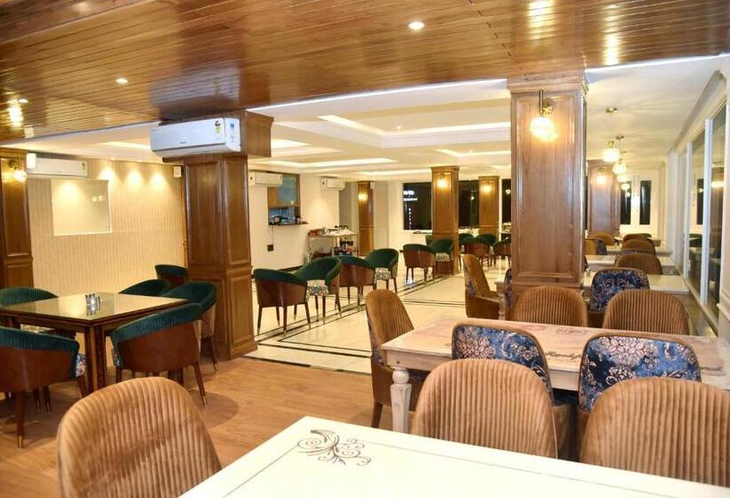 فندق Anantvilas Shimla Hills