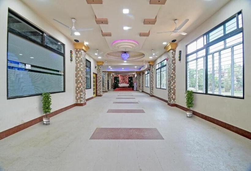 فندق Collection O 809269 The Grand Megha Resort