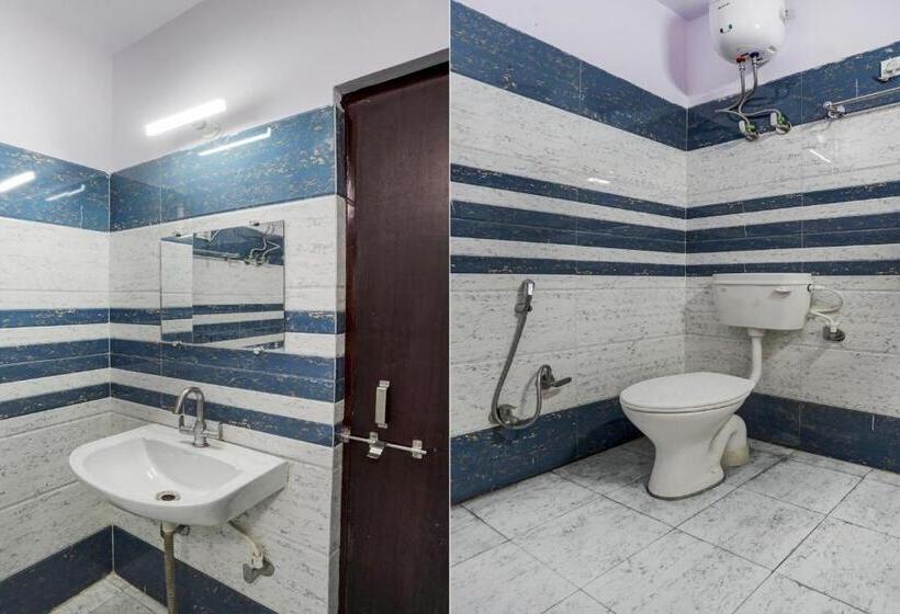 ホテル Collection O 809499 Rudraksha Continental