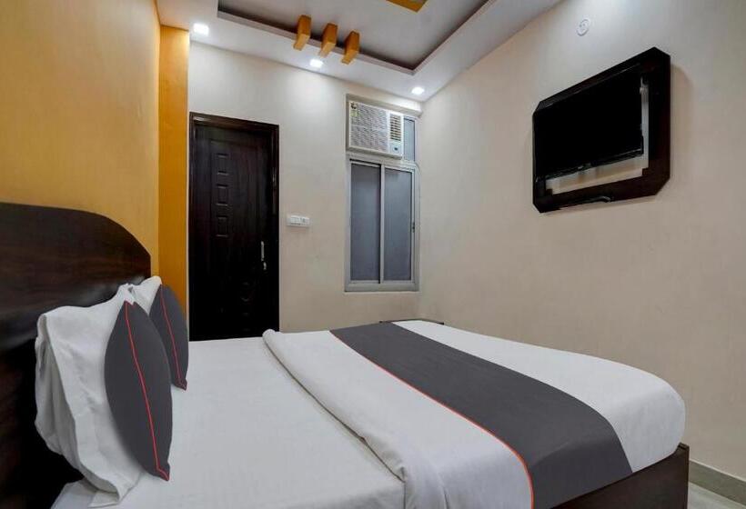 ホテル Collection O 809499 Rudraksha Continental