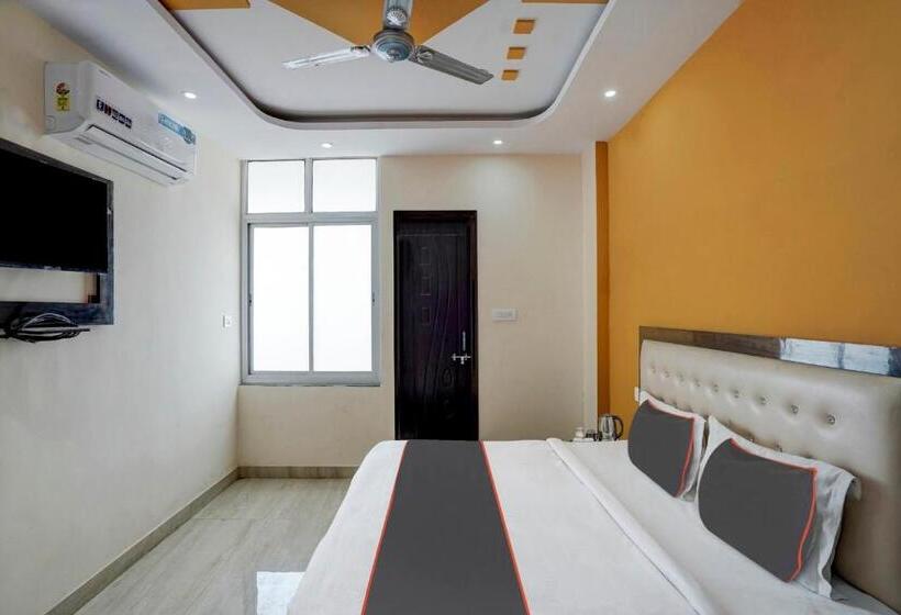 ホテル Collection O 809499 Rudraksha Continental