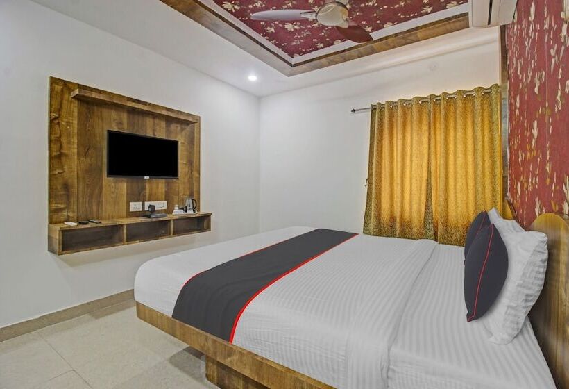 هتل Collection O Vinayaka Luxury Stays