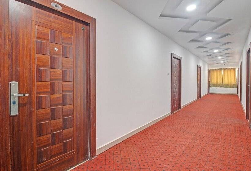 هتل Collection O Vinayaka Luxury Stays