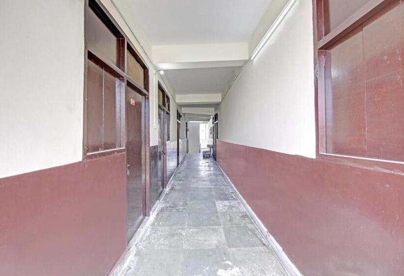 Flagship Hotel Royal 18