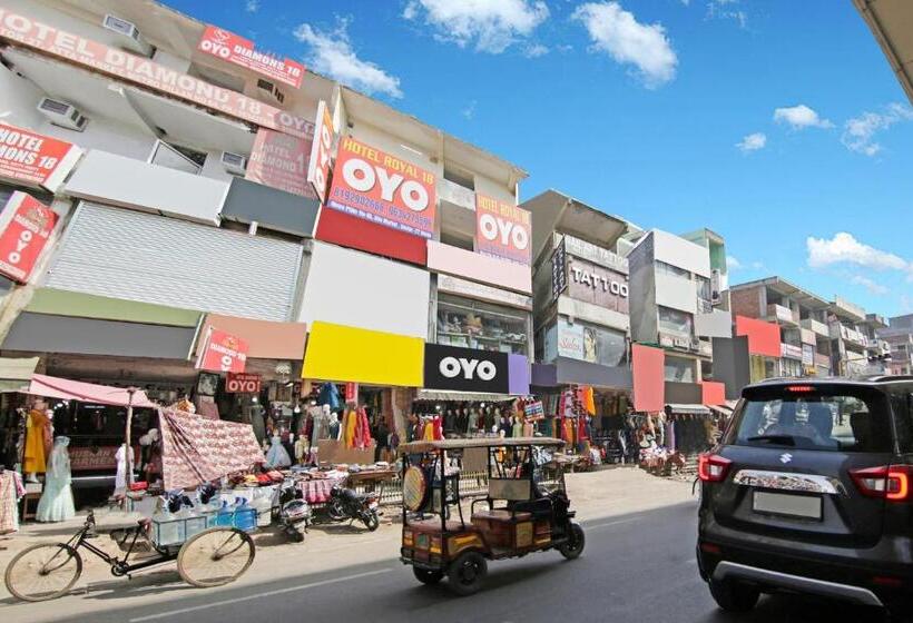 Flagship Hotel Royal 18