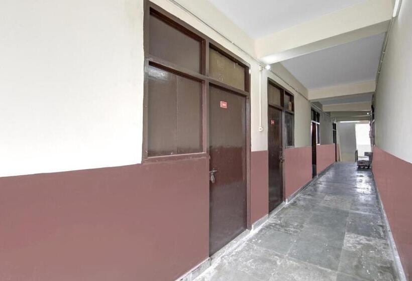 Flagship Hotel Royal 18