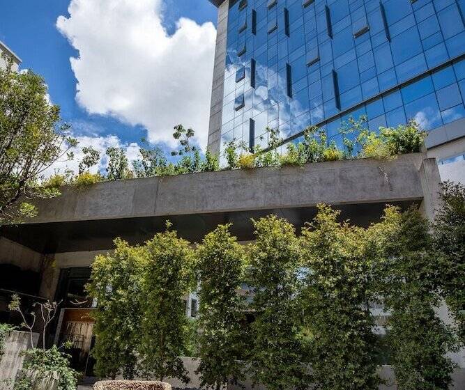 בית מלון כפרי Go Quito