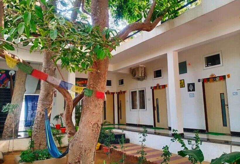 Отель Green Hub Pool Villa With Nature