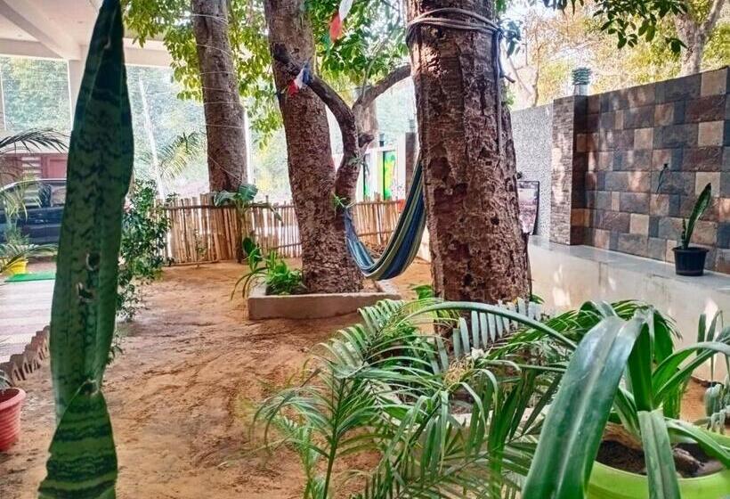 Отель Green Hub Pool Villa With Nature