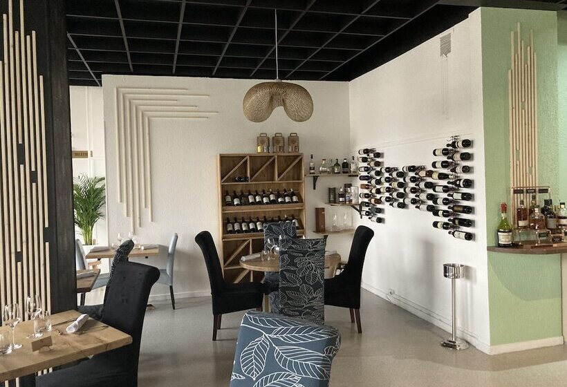 Отель Hôtel Restaurant Le S Y