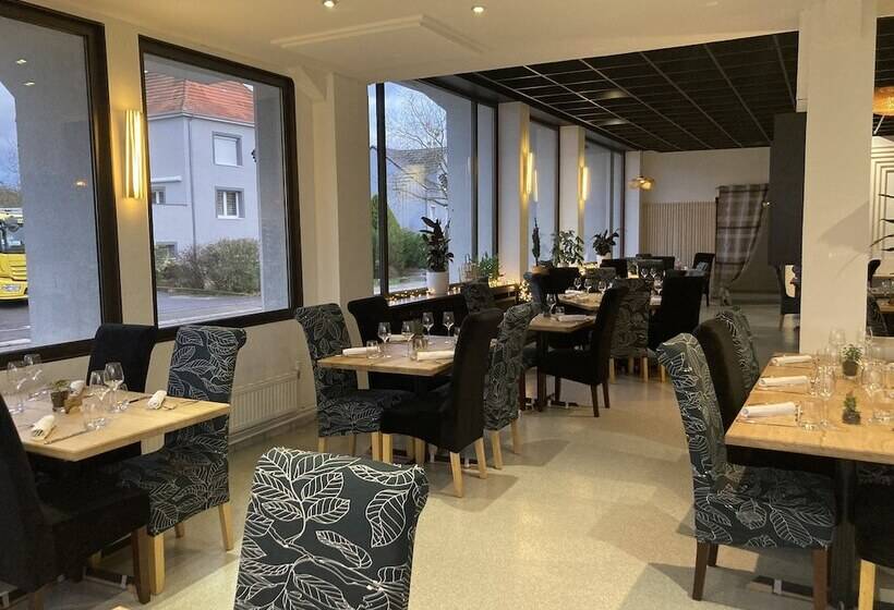 Отель Hôtel Restaurant Le S Y