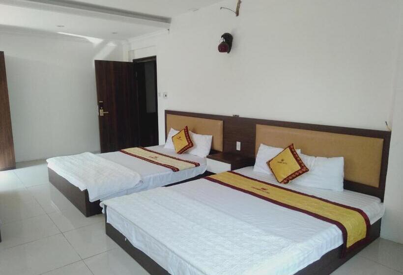 هتل Khách Sạn Crown Gần đại Học Nông Lâm Tn