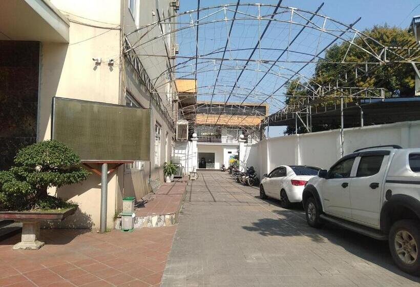 هتل Khách Sạn Crown Gần đại Học Nông Lâm Tn