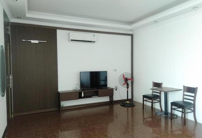 هتل Khách Sạn Crown Gần đại Học Nông Lâm Tn