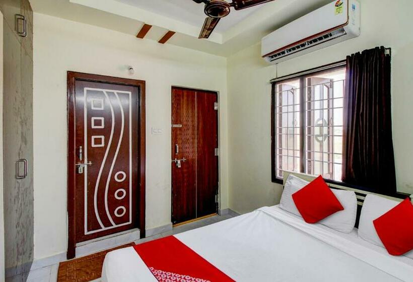 Отель Oyo Flagship 80938  Devi Guest Rooms