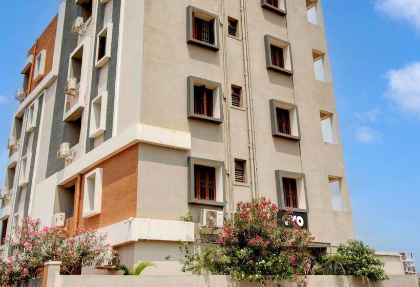 Отель Oyo Flagship 80938  Devi Guest Rooms