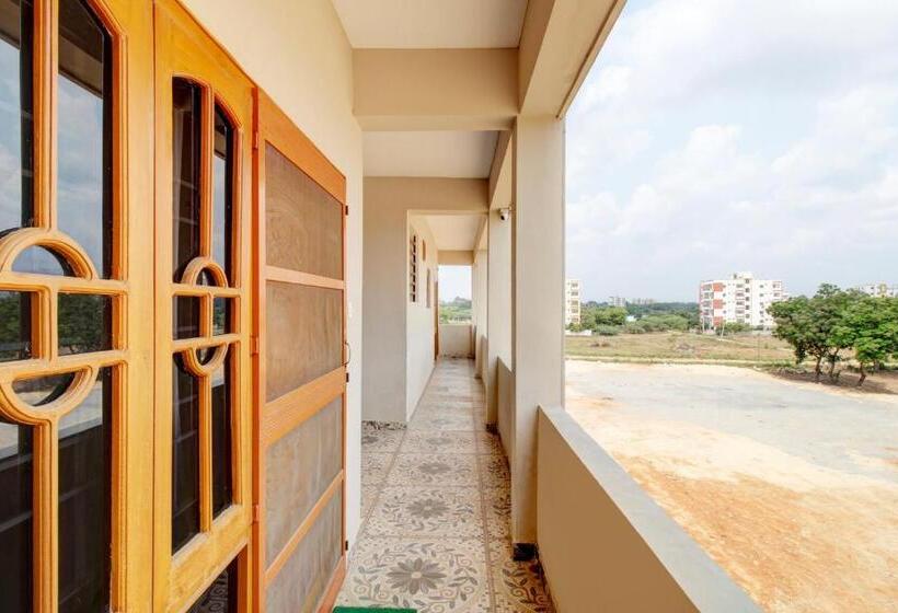 Отель Oyo Flagship 80938  Devi Guest Rooms