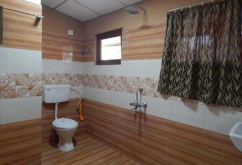 فندق The Andaman Sunset View Resort