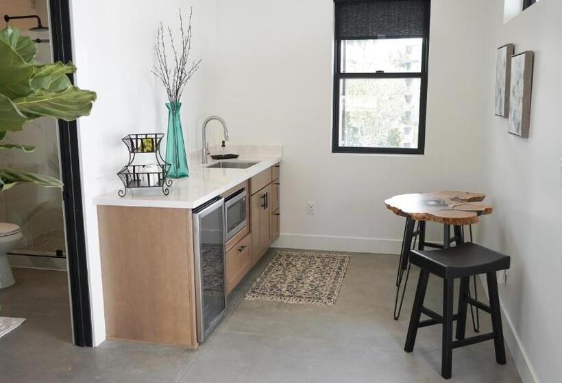 ペンション Hidden Hacienda