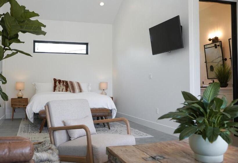 ペンション Hidden Hacienda