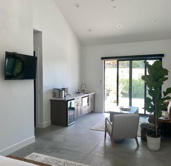 פנסיון Hidden Hacienda