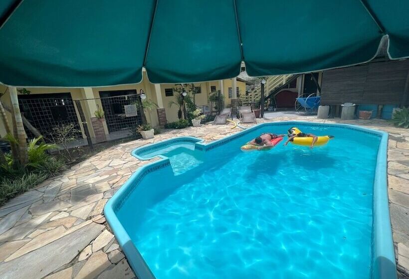 ペンション Pousada Boliche