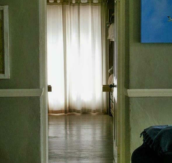 הוסטל Cozy Corner Backpackers