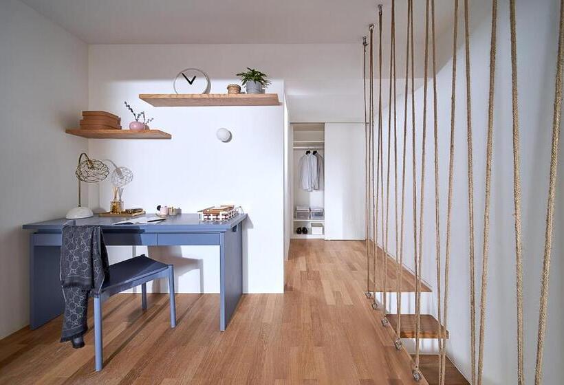 Base Shanghai Suhe Serviced Apartment, Near East Nanjing Road & People S Square