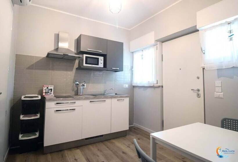 ベッドアンドブレックファースト Baia Di Luna