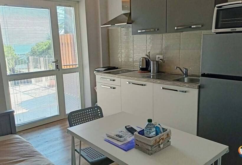 ベッドアンドブレックファースト Baia Di Luna