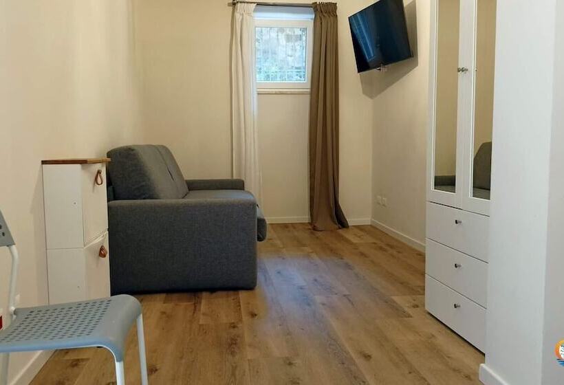 ベッドアンドブレックファースト Baia Di Luna