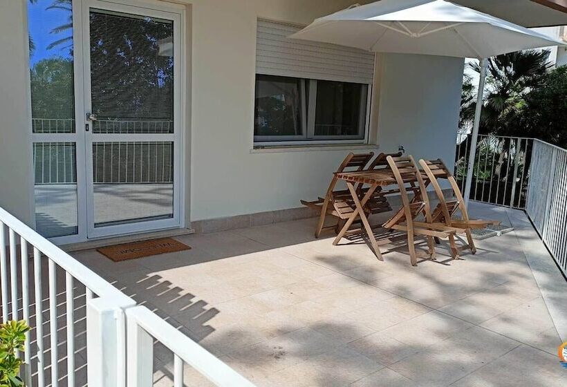 ベッドアンドブレックファースト Baia Di Luna