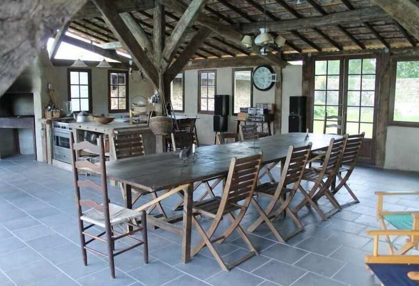 ベッドアンドブレックファースト Château De Montautre