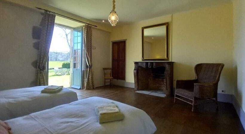 ベッドアンドブレックファースト Château De Montautre