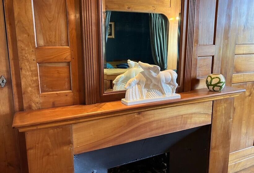 ベッドアンドブレックファースト Château De Montautre