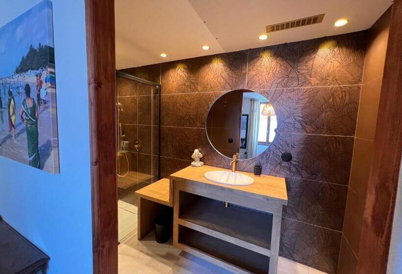 مبيت وإفطار Les Baroudeurs De Saint Jean