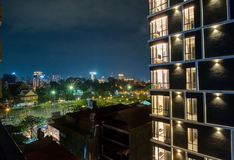 Glow Park Hotel Grand Royal Palace