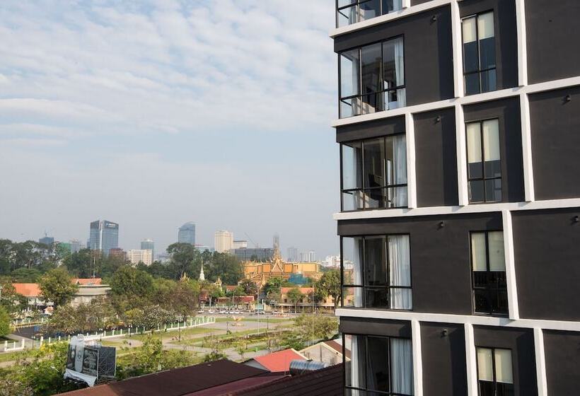 Glow Park Hotel Grand Royal Palace